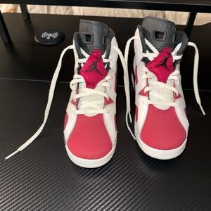 Kids Nike Jordan 6 Retro (Used)      SIZE 3Y